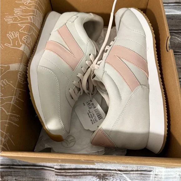 New Kizik Milan Sneakers in Peach Whip Size 9 Womens 7.5 Mens - Picture 9 of 9